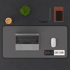 حصيرة مكتب - قاعدة ماوس رمادية بتصميم بسيط مع شعار "SOLO ORIGIN"