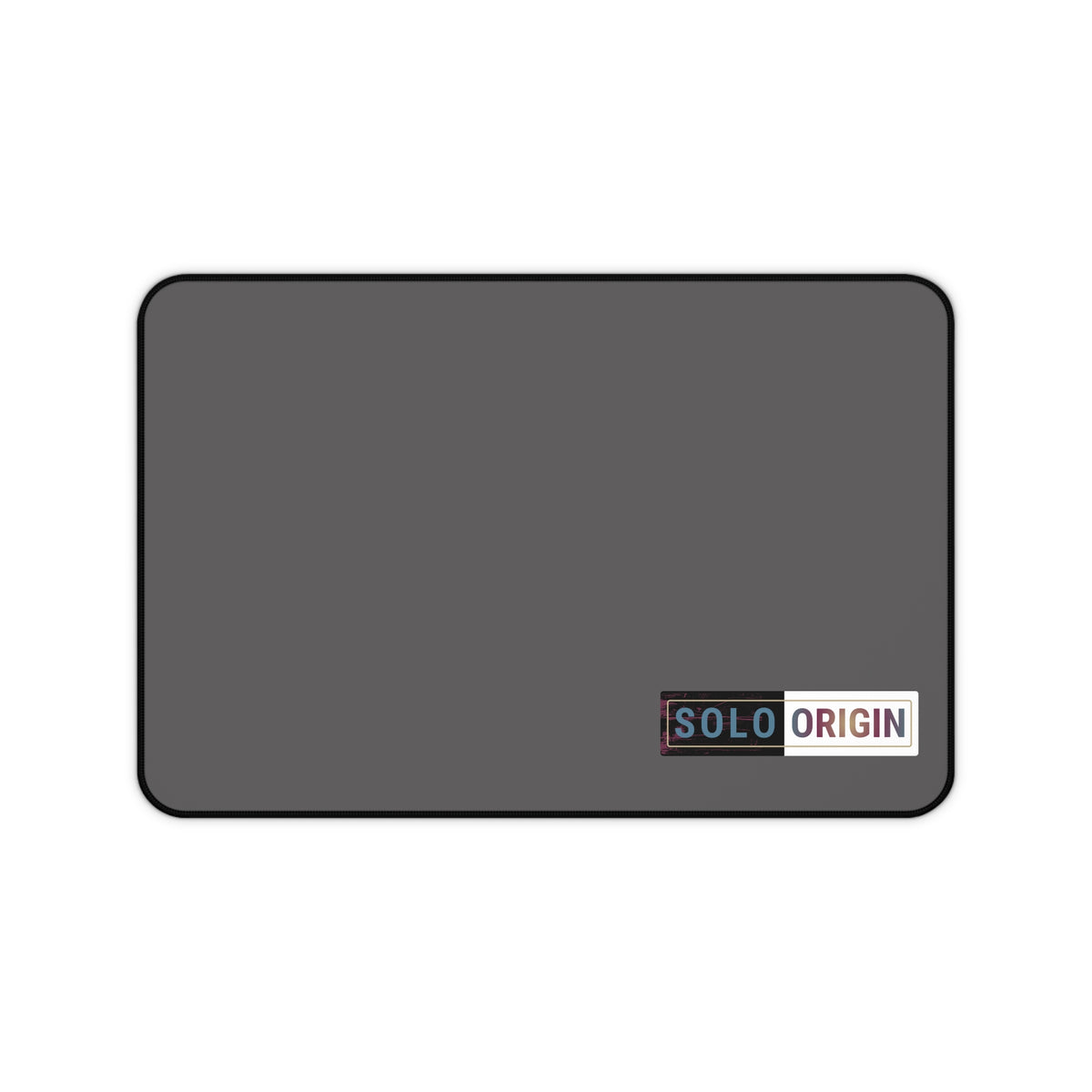 حصيرة مكتب - قاعدة ماوس رمادية بتصميم بسيط مع شعار "SOLO ORIGIN"